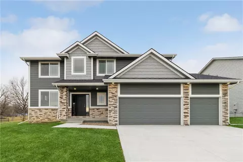 375 NW Woodmoor Dr, Waukee, IA 50263
