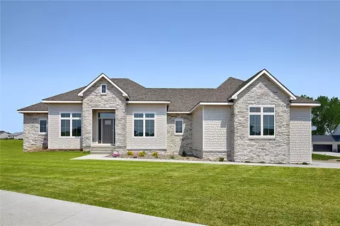5000 162nd St, Urbandale, IA 50323
