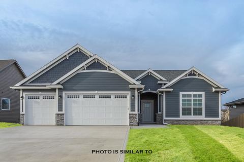 2208 Timberview Dr, Norwalk, IA 50211