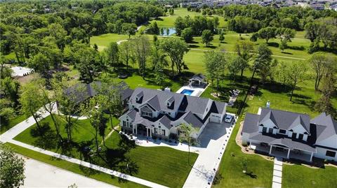 112 Iron Dr, Huxley, IA 50124