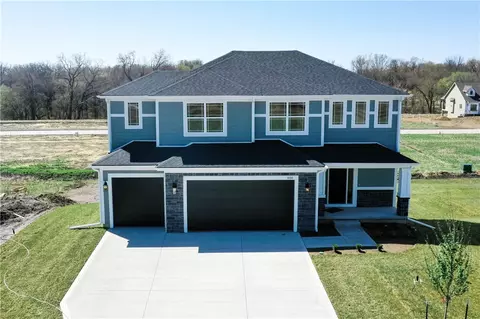 900 Melody Cir, Waukee, IA 50263