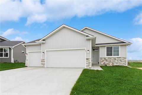 82 NW Pike Cir, Waukee, IA 50263