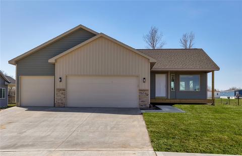 614 E 4th St, Huxley, IA 50124