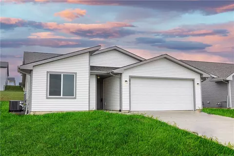 2911 Jerry St, Van Meter, IA 50261