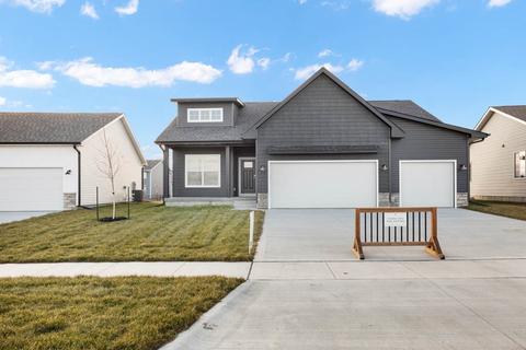 724 NE Deerfield Dr, Ankeny, IA 50021