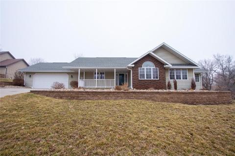 1102 Bruce Ln, Pella, IA 50219