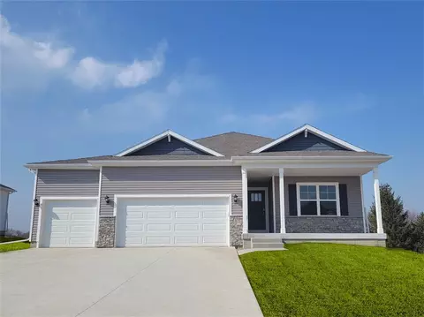 875 Chestnut Dr, Waukee, IA 50263