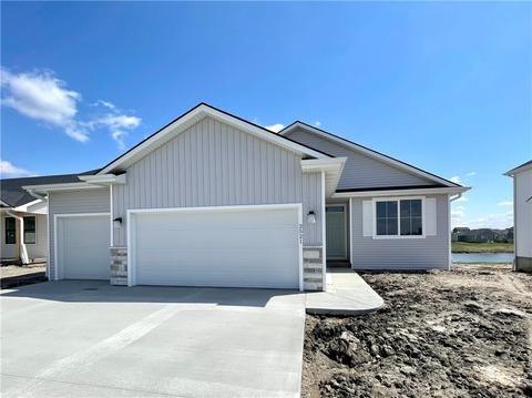 2521 NW Greenwood St, Ankeny, IA 50023