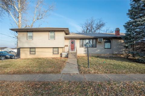 1520 Horse N Buggy Dr, Adel, IA 50003