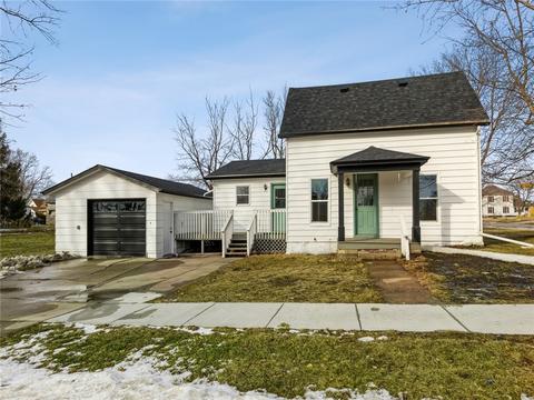 408 3rd Ave SW, State Center, IA 50247