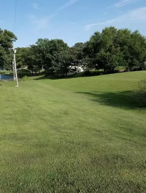 8141 Ivy St, Dexter, IA 50070