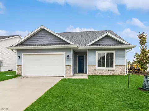 602 Oak Ct, Dallas Center, IA 50063