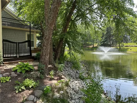 2658 82nd St, Urbandale, IA 50322