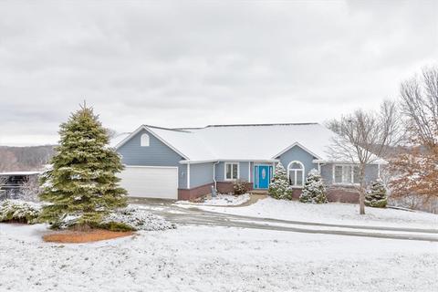 16972 Little Lake Trl, Indianola, IA 50125