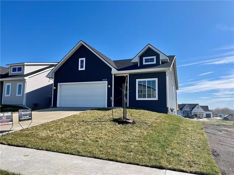 16623 Mill Pond Dr, Urbandale, IA 50323