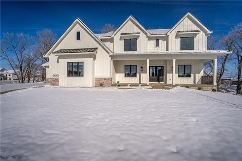 5015 162nd St, Urbandale, IA 50323