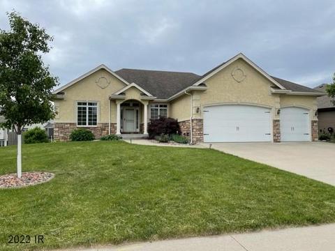 14422 Clearview Ln, Urbandale, IA 50323