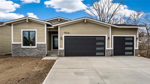 904 Roosevelt St, Polk City, IA 50226