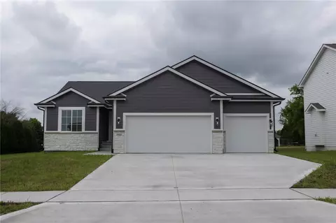 345 NW Woodmoor Dr, Waukee, IA 50263