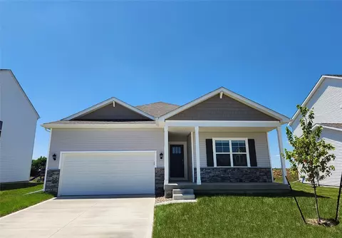 6820 NW 106th St, Johnston, IA 50131