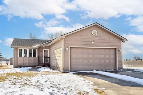 724 SW 4th St, Stuart, IA 50250 photo 1