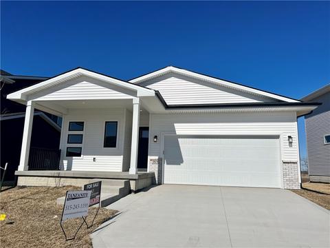 1819 Ashwood Ave, Norwalk, IA 50211