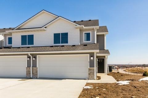 5943 NW 91st Ct, Johnston, IA 50131