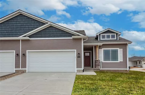 9333 Verdi Ln, West Des Moines, IA 50266