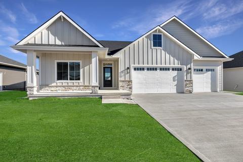3103 Lakeview Dr SE, Altoona, IA 50009