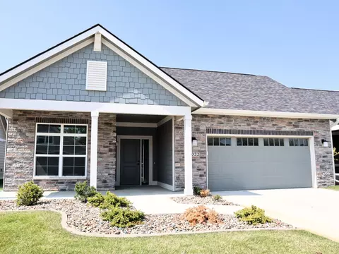 1022 NW Creekside Dr, Waukee, IA 50263