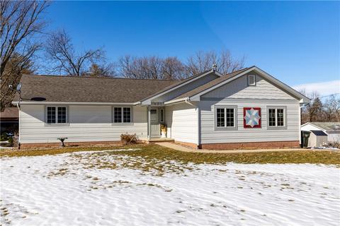 601 8th St, Perry, IA 50220