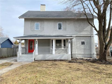 1011 39th St, Des Moines, IA 50311