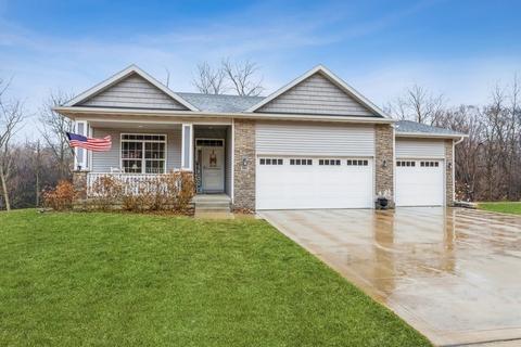 981 W 22nd St S, Newton, IA 50208
