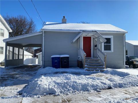 3943 Lower Beaver Rd, Des Moines, IA 50310