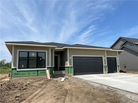 2437 SE 5th St, West Des Moines, IA 50265