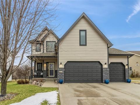 1610 SE Heritage Dr, Waukee, IA 50263
