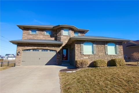 35 NE Gracewood Dr, Waukee, IA 50263