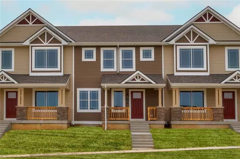 1291 S 91st St, West Des Moines, IA 50266