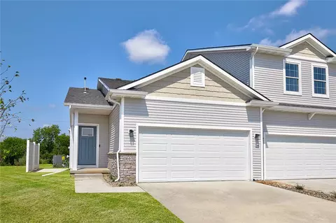 665 Venice Ave, West Des Moines, IA 50266