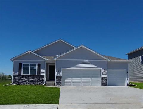 835 Chestnut Dr, Waukee, IA 50263