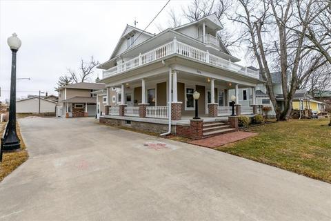 524 1st Ave E, Newton, IA 50208