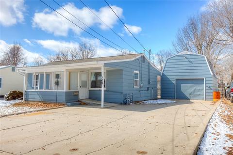 709 E 13th St N, Newton, IA 50208