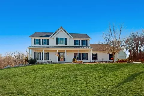 1878 Harbor Hills Dr, Pella, IA 50219