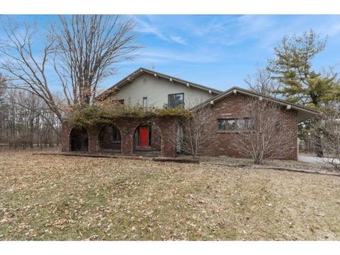 9325 NW 70th Ave, Johnston, IA 50131