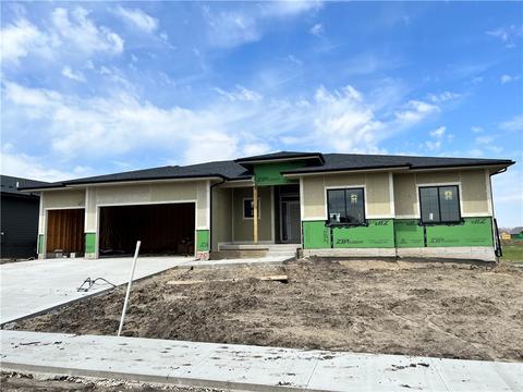 75 NW Alderleaf Dr, Waukee, IA 50263