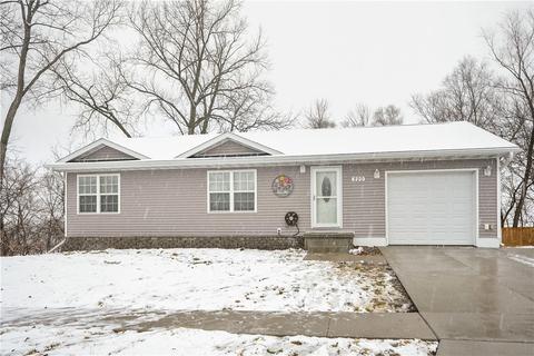 220 N View Ct, Hartford, IA 50118