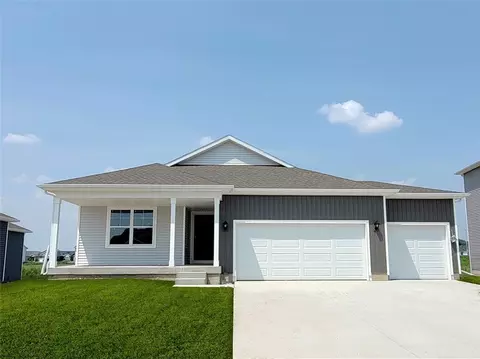 1035 Bel Aire Ct, Waukee, IA 50263