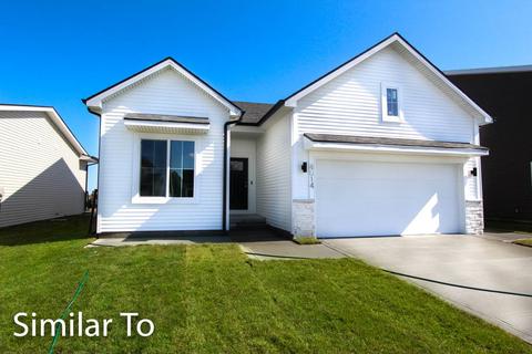 2949 Indigo Ln, Pella, IA 50219