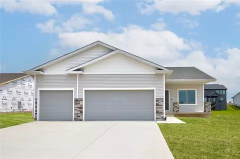 645 91st St, West Des Moines, IA 50266