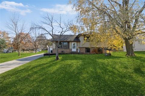 608 Northview Dr, Dallas Center, IA 50063